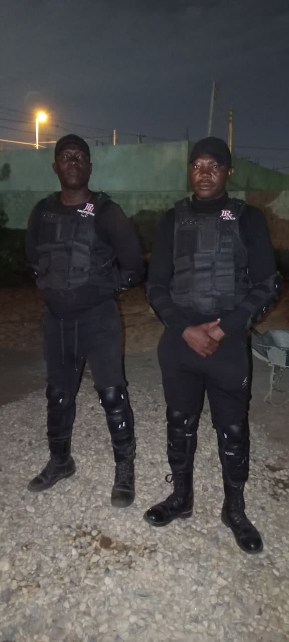 Agentes JP Neto em vigilância noturna